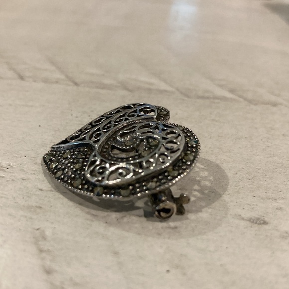 Sterling silver heart pin - Picture 7 of 7